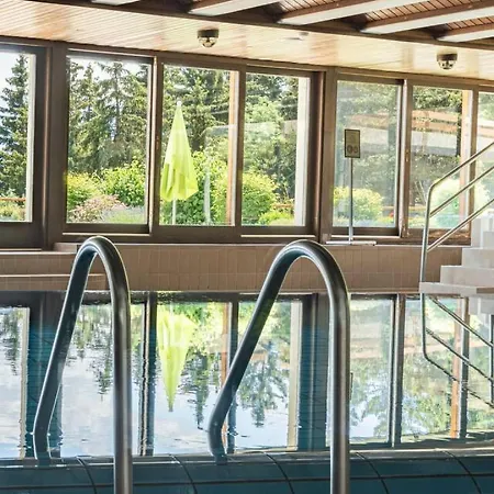 Cosy Piscine Vue Alpes Montana Appartamento *