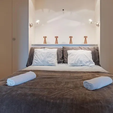 Appartamento Cosy Piscine Vue Alpes Montana *