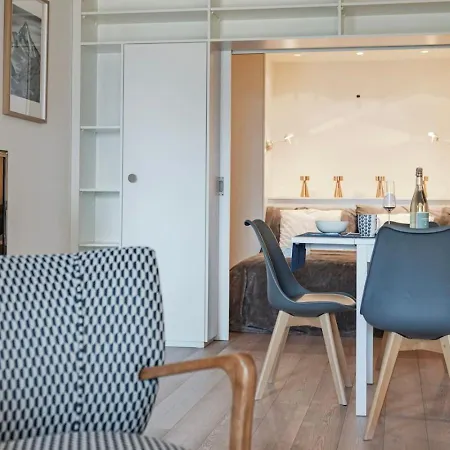 Appartamento Cosy Piscine Vue Alpes Montana *